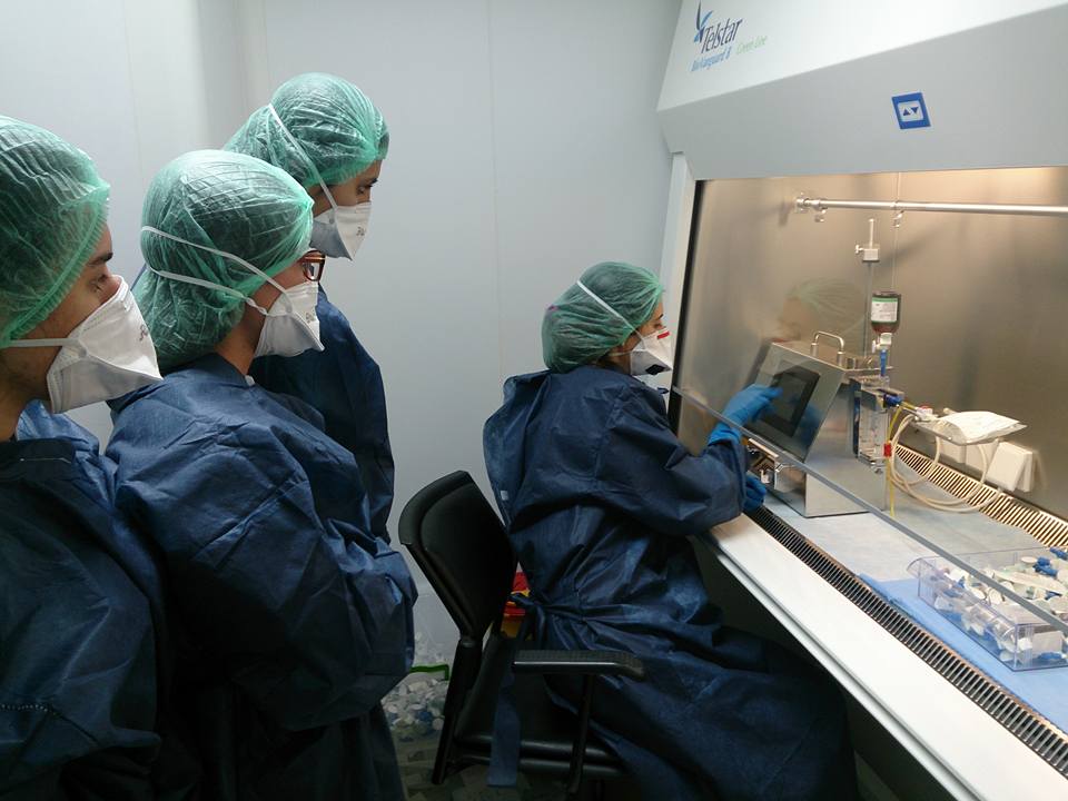 11261723_413936002112017_8866742432967999165_n